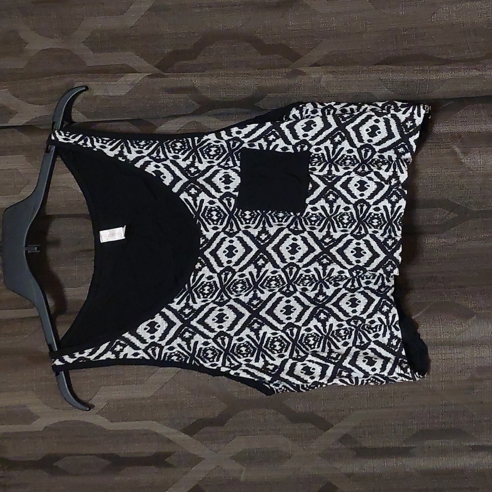 Black and white crop top